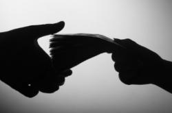 从课堂到赚钱？3名外国学生因非法工作被查