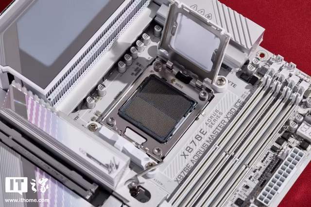 技嘉X870E X3D 超级冰雕主板测评：为游戏极限而生