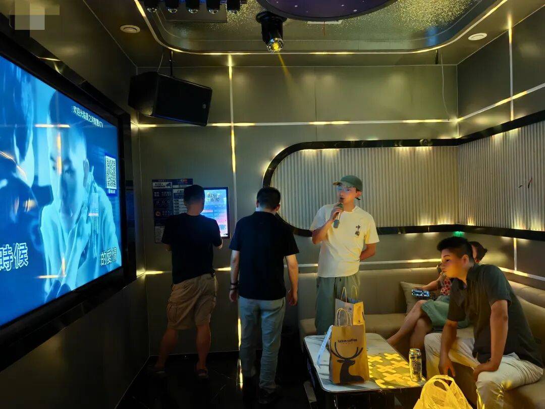 张启东：欢迎自助KTV商家加入“专业展厅深度合作计划”迅速提升竞争力持续获得被动收入。（建议想要入行的老板认真看完）。